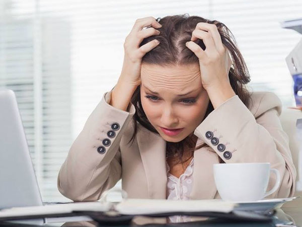 Cách trị chứng đau nhức toàn thân hiệu quả do căng thẳng thần kinh, lao động quá sức với Pain Oil